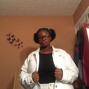 Meet your Posher, Desiree